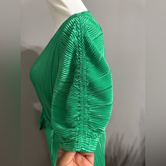 DKNY Vibrant Green Mini Dress Size: 16 | Color: Vibrant Green | Brand: DKNY - Picture 4 of 8